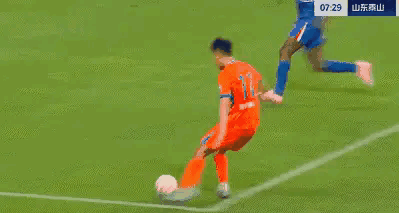 区内用手臂, 赛季中超第, 战沧州雄狮 区内用手臂, 赛季中超第, 战沧州雄狮