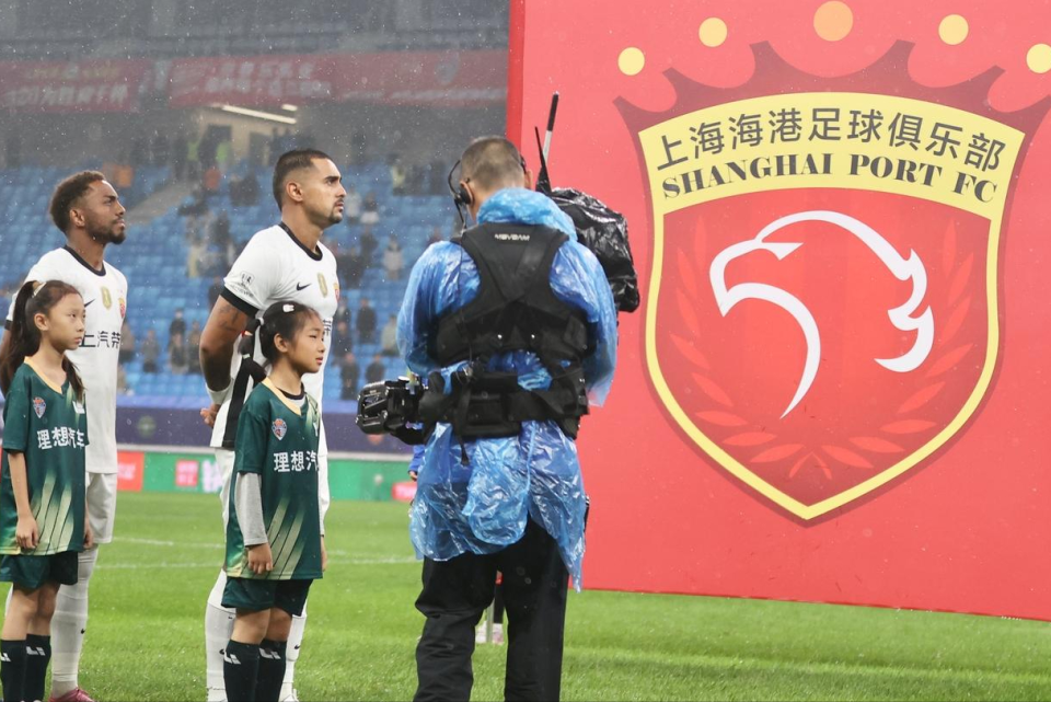 冠的机会, 乐部在运营 冠的机会, 乐部在运营